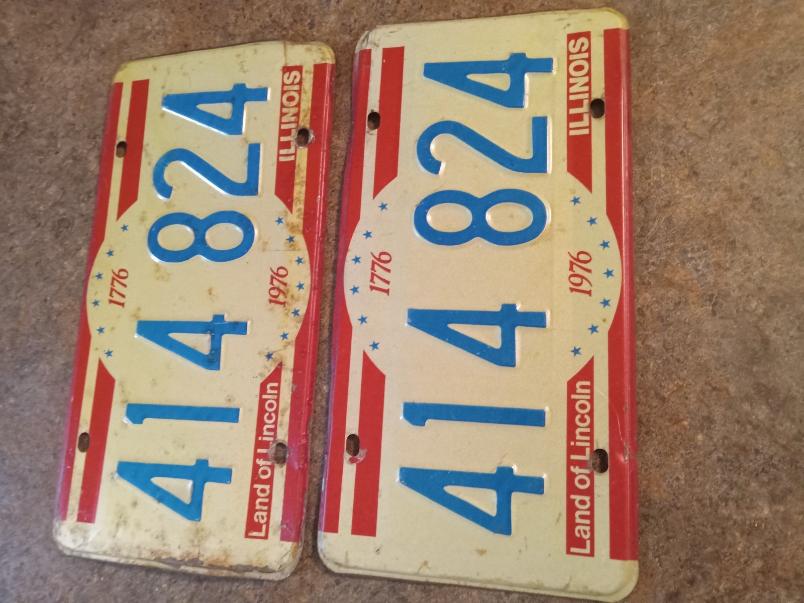 Vintage 1976 Illinois Bicentennial License Plate PAIR Matched Set 414 824 Lincol Vintage 1976 Illinois Bicentennial License Plate PAIR Matched Set 414 824 Lincol