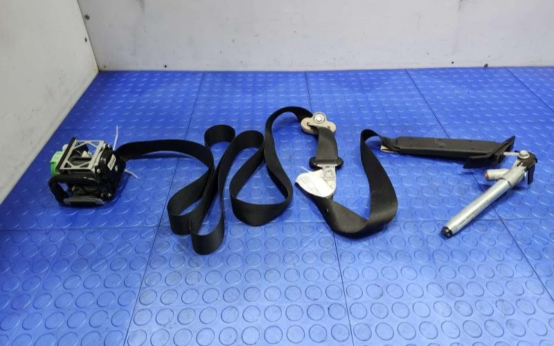 2014-2018 Nissan Rogue Front Right Passenger Seat Belt Retractor Assembly Used