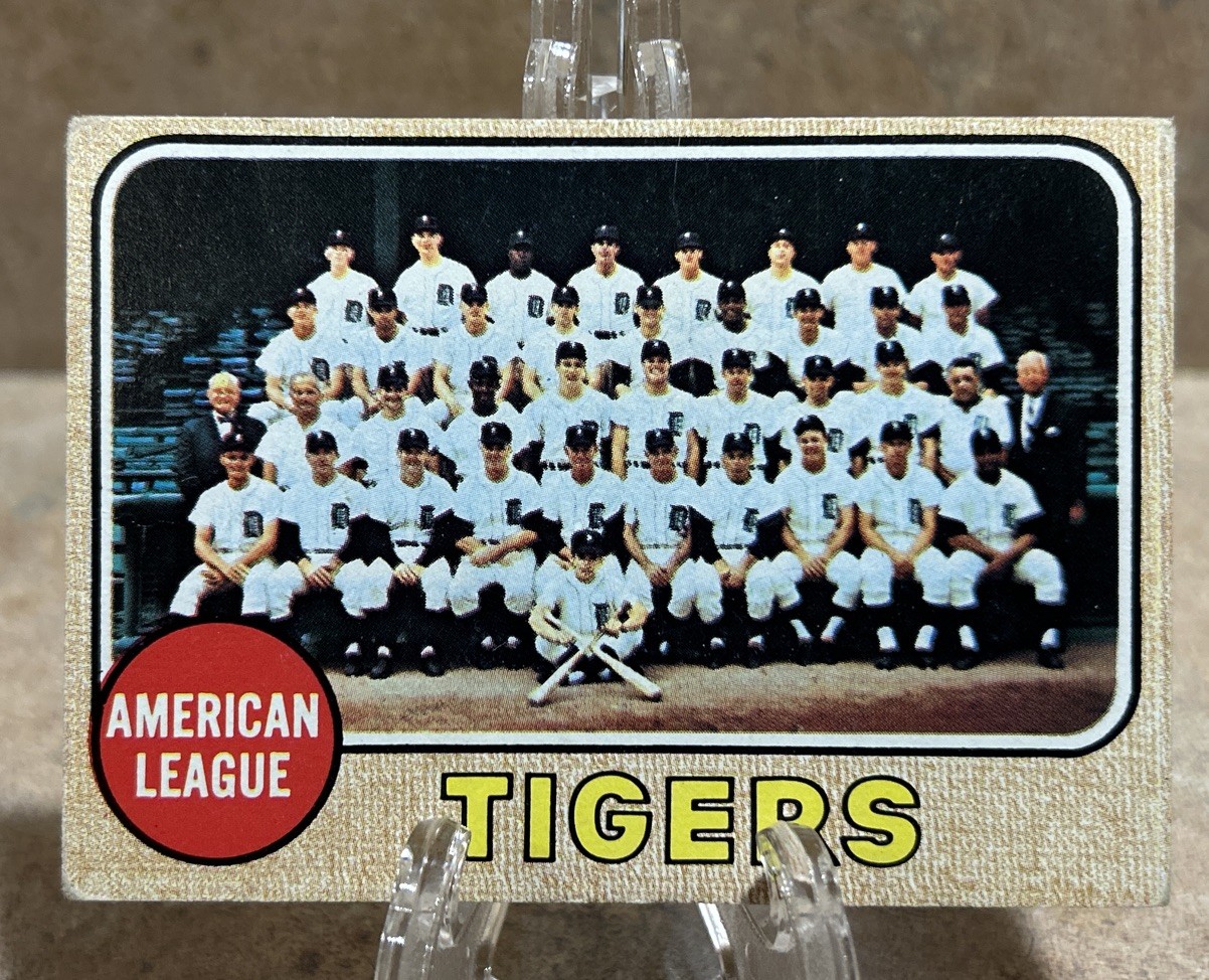 Detroit Tigers #528 - Topps 1968  Baseball Card  VG to VG-EX condition