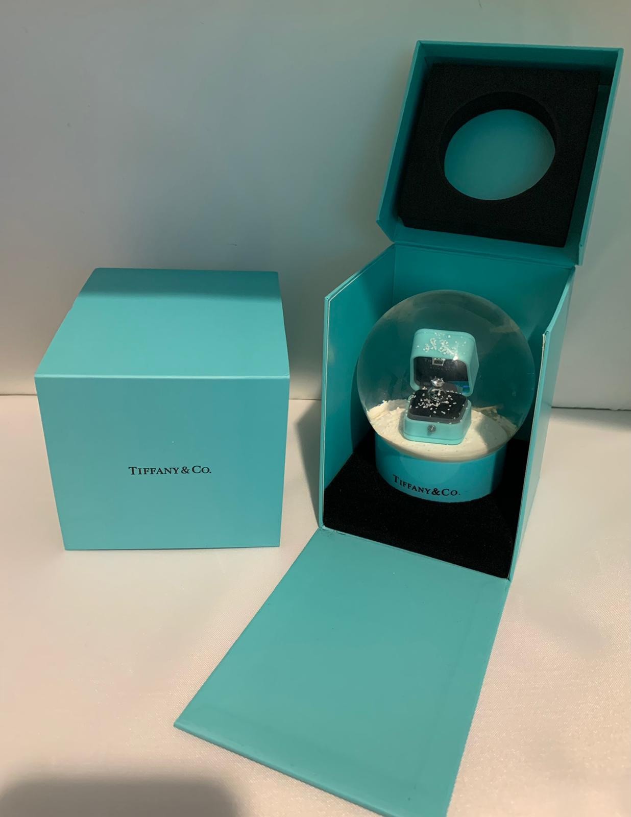 Tiffany & Co Limited Edition snow Globe Ring & Box VIP Gift Christmas Decoration Tiffany & Co Limited Edition snow Globe Ring & Box VIP Gift Christmas Decoration