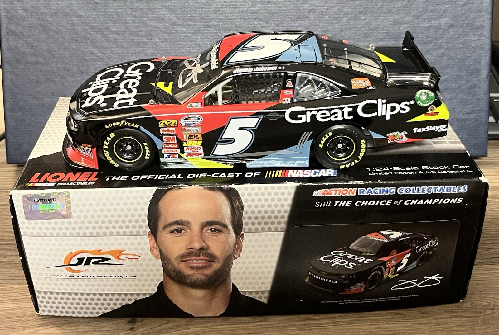 *RARE* 2013 Jimmie Johnson Action #5 Great Clips 1/24 Autographed 1 of 480 Made *RARE* 2013 Jimmie Johnson Action #5 Great Clips 1/24 Autographed 1 of 480 Made