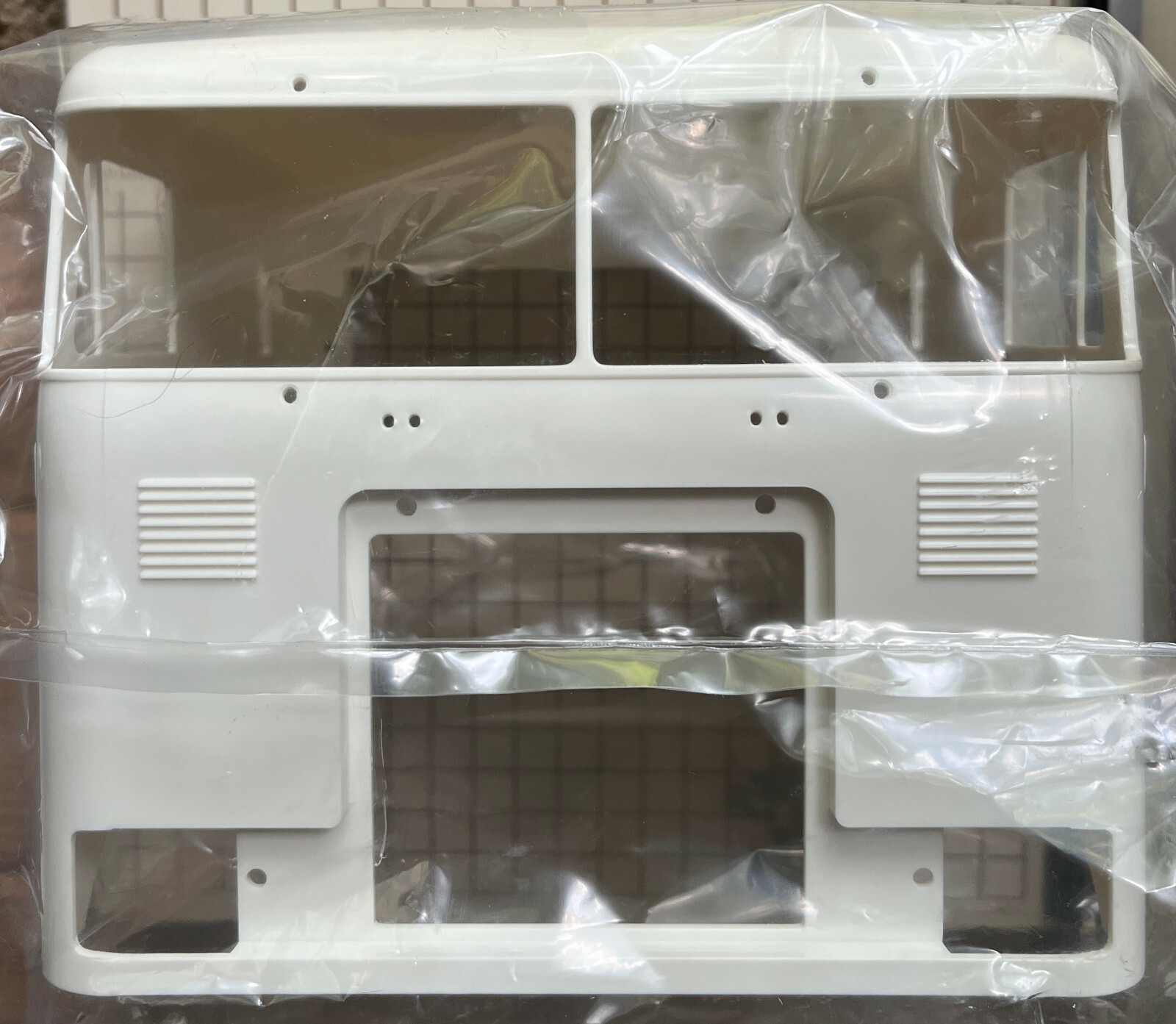 Tamiya RC Body Cab for 1:14 Scale Globe Liner: 56304 # 9335165