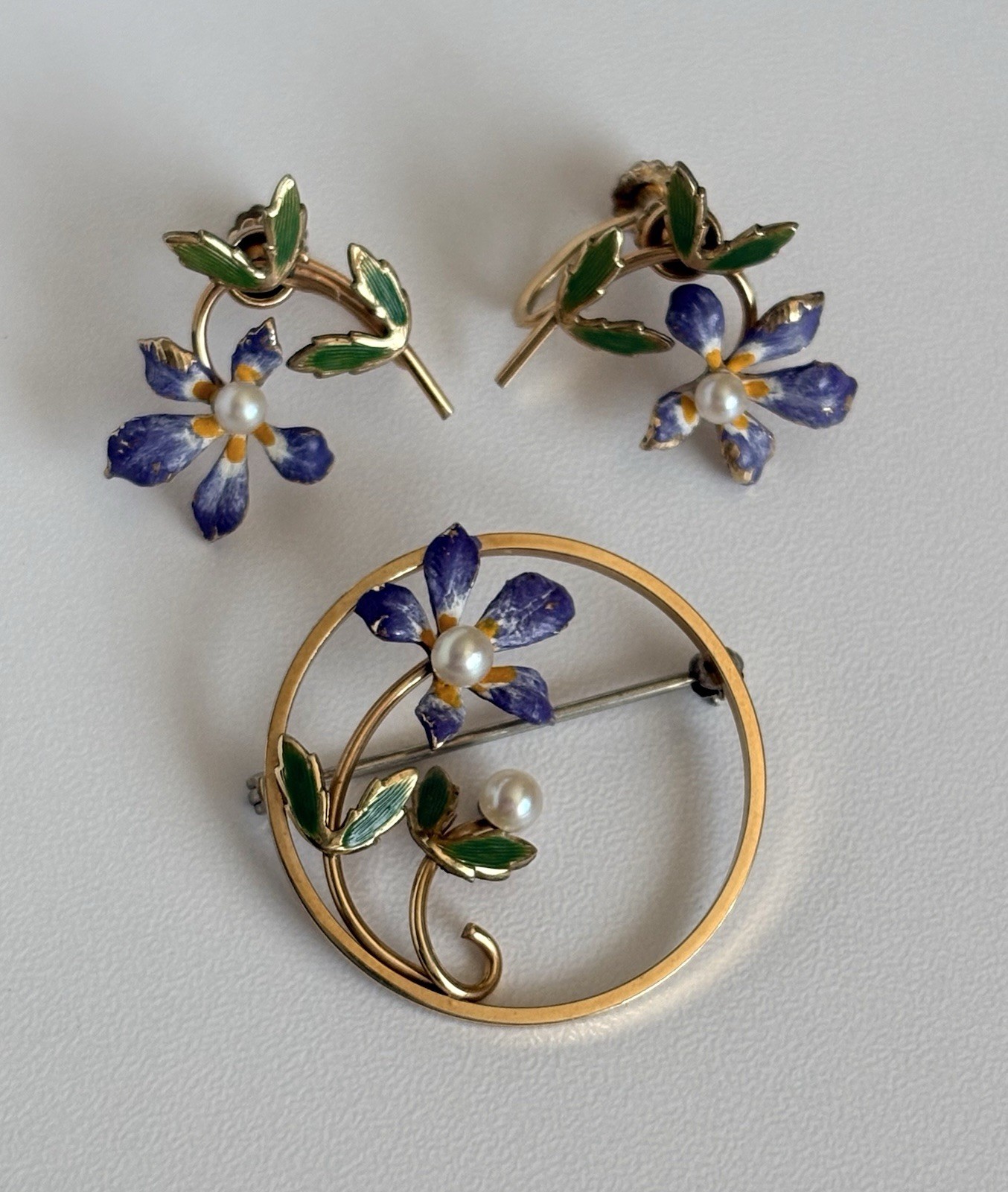 KREMENTZ VTG 14K OVERLAY ENAMEL CULTURED PEARL LILY BROOCH & EARRINGS