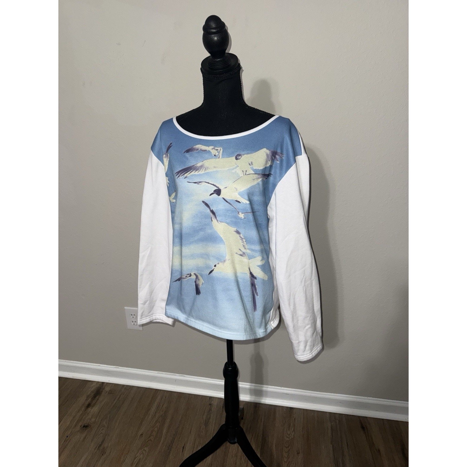 RARE 2014 Taylor Swift Official Merch 1989 Seagull Bird Sweatshirt Extra Large