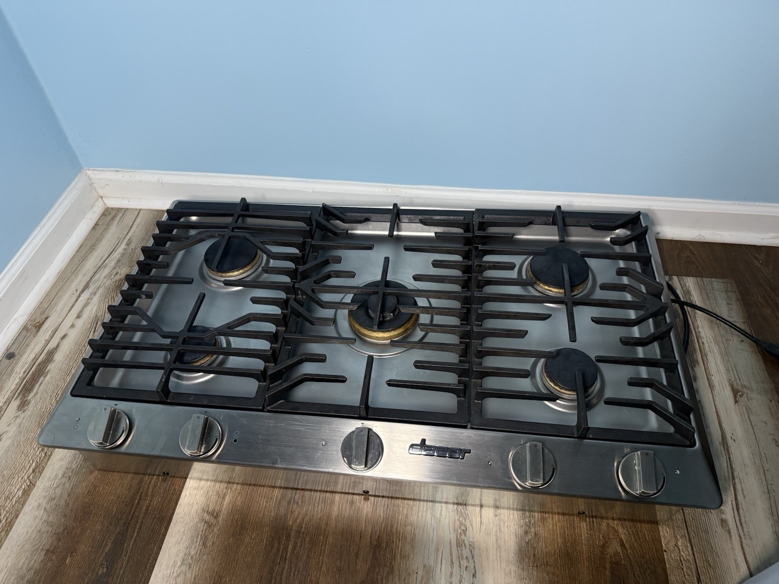 Dacor Professional HCT365GSNG 36 Inch Gas Cooktop with 5 Sealed Burners