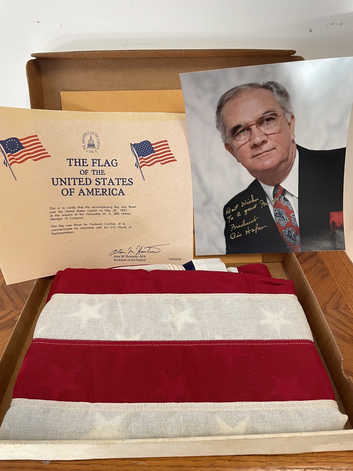 Vintage Perma Nyl American Flag / From House Of Representatives U.S.A with COA Vintage Perma Nyl American Flag / From House Of Representatives U.S.A with COA
