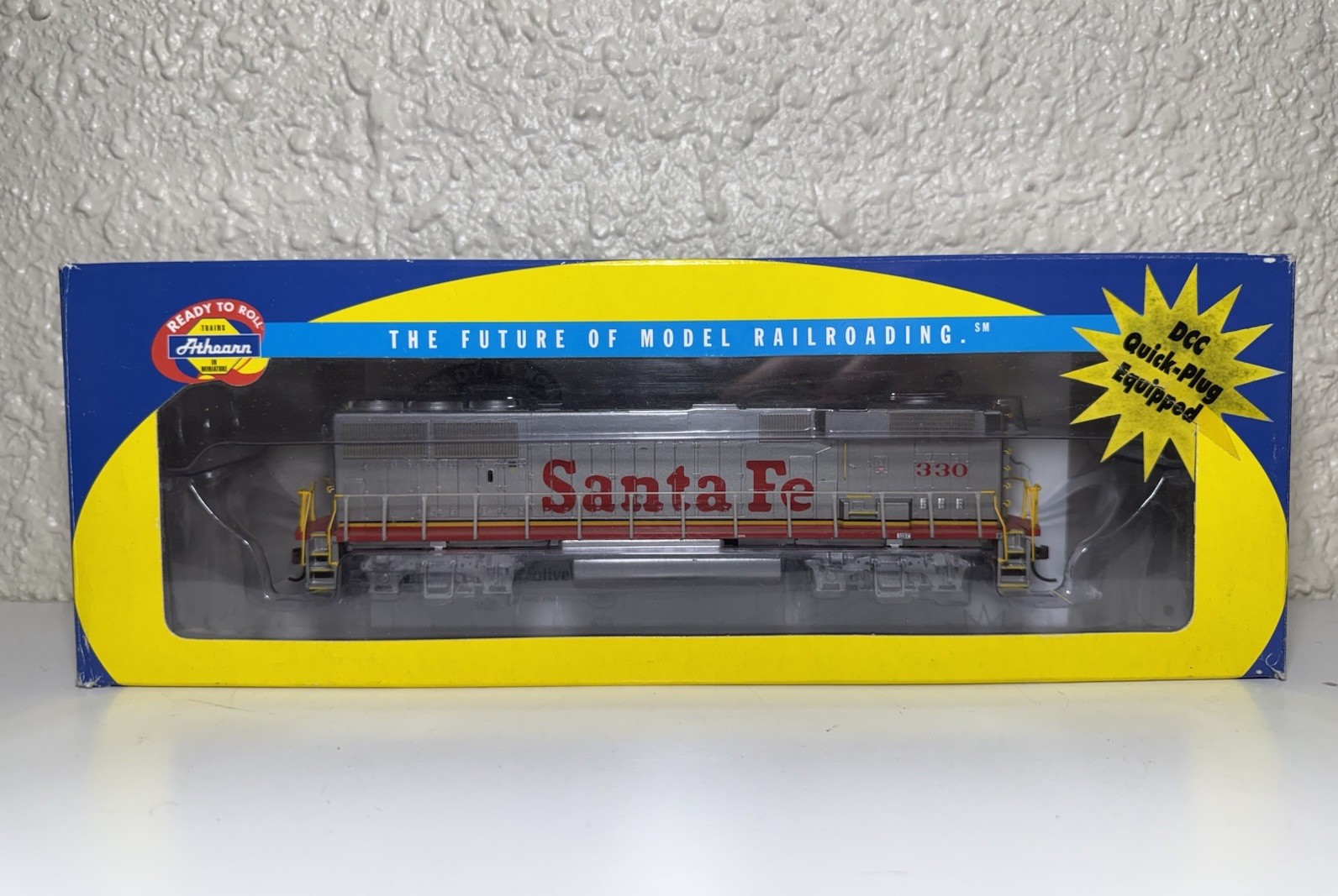 Athearn HO Scale Santa Fe 330 DCC GP60B Slug Engine Powered NOB Athearn HO Scale Santa Fe 330 DCC GP60B Slug Engine Powered NOB