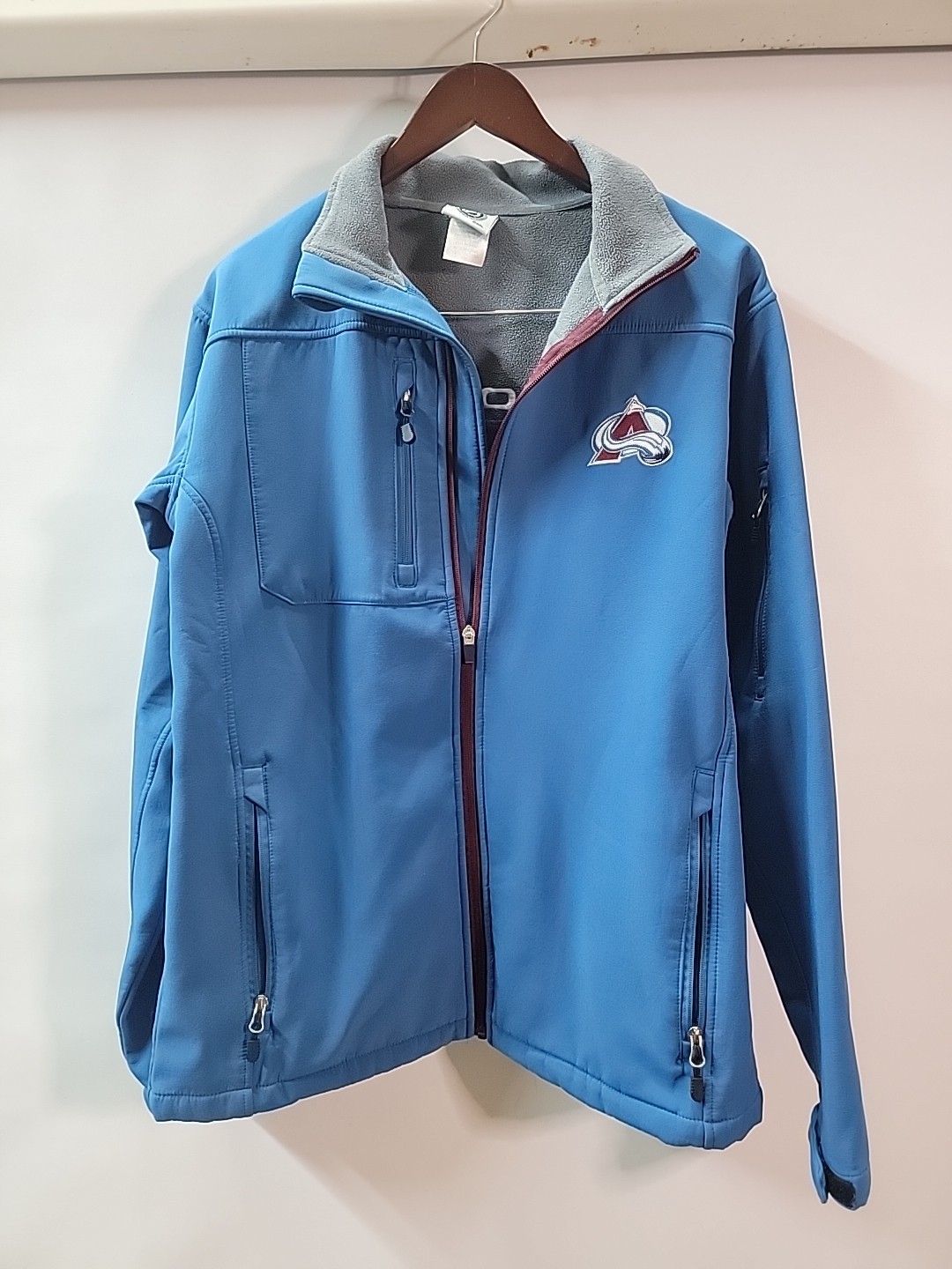 MAJESTIC NHL MEN\'S COLORADO AVALANCHE SOFTSHELL BLUE-NAVY JACKET SIZE MEDIUM,...