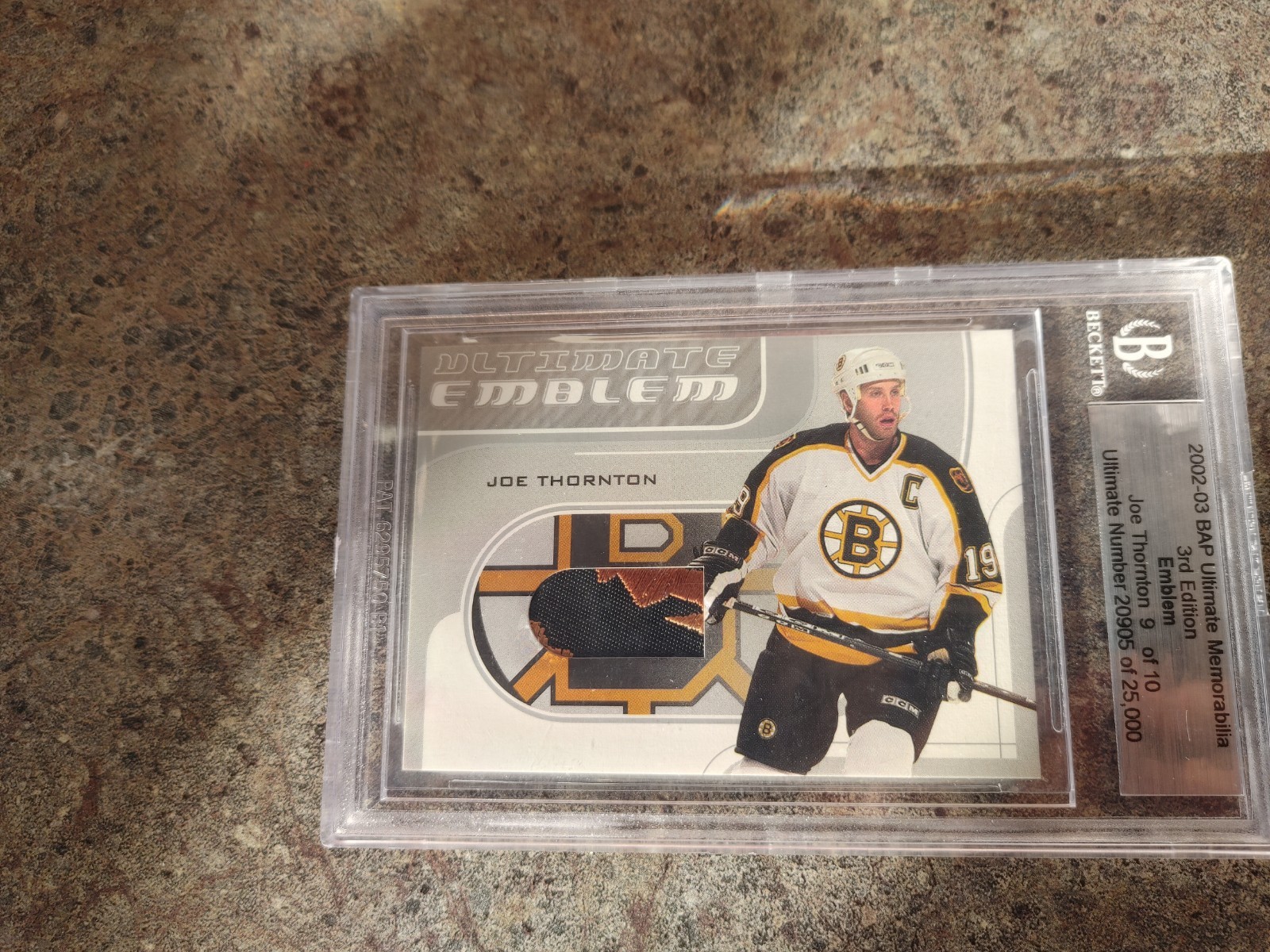2002-03 ITG Ultimate Memorabilia Joe Thornton Emblem Patch 9/10 RARE 