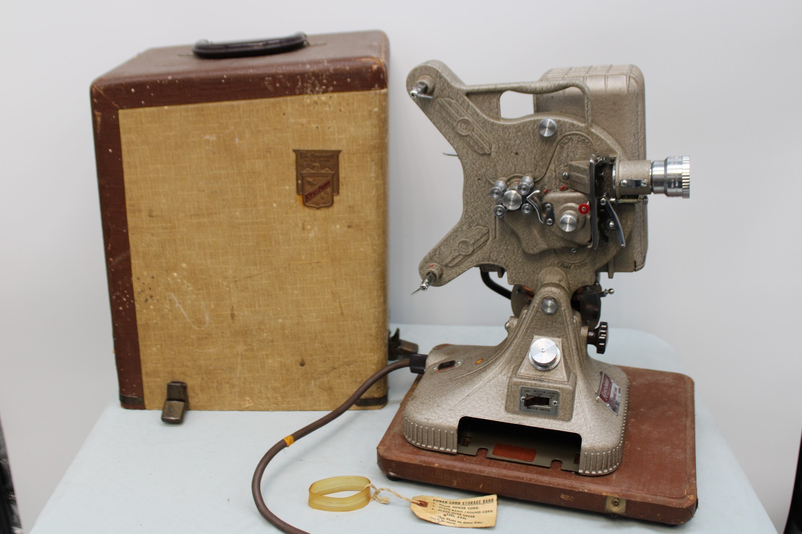 DEFECTIVE Vintage Keystone Belmont K161 16mm Film Projector Case Lamp Se G3D DEFECTIVE Vintage Keystone Belmont K161 16mm Film Projector Case Lamp Se G3D