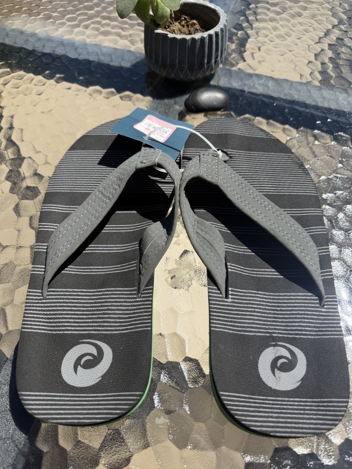 NWT - OP Ocean Pacific Flip Flops Sandals Men\'s 9