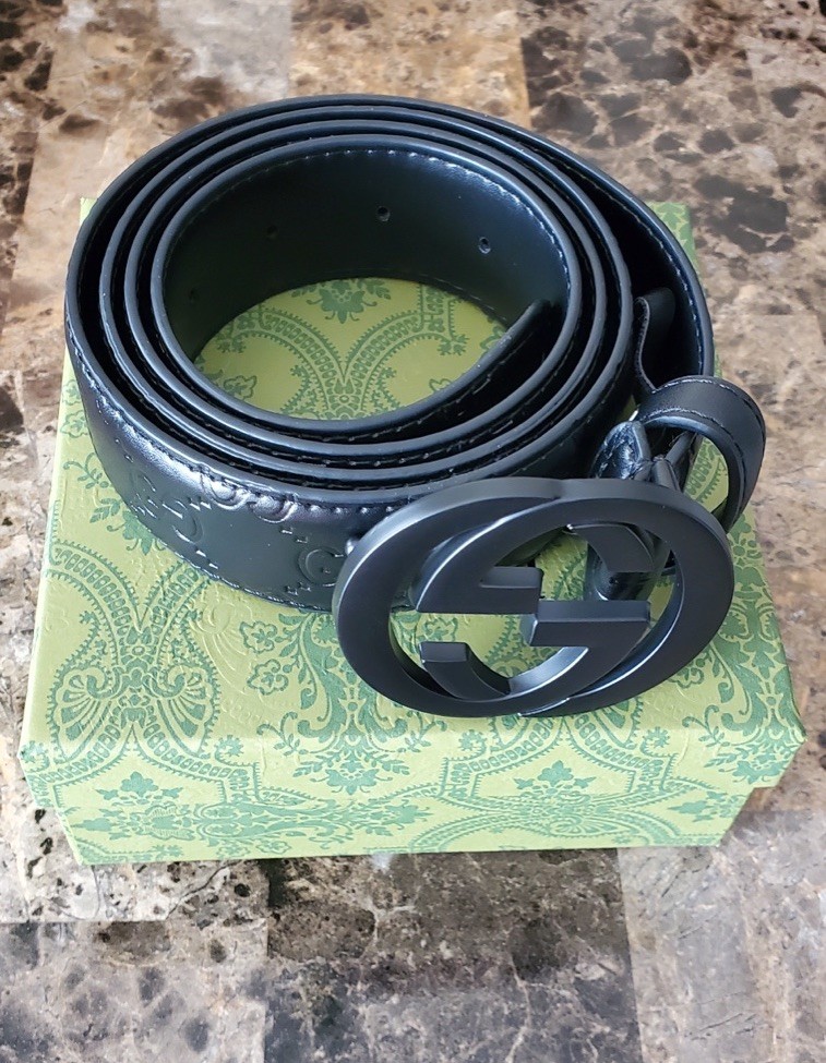 Gucci GG Buckle Calfskin Leather 
