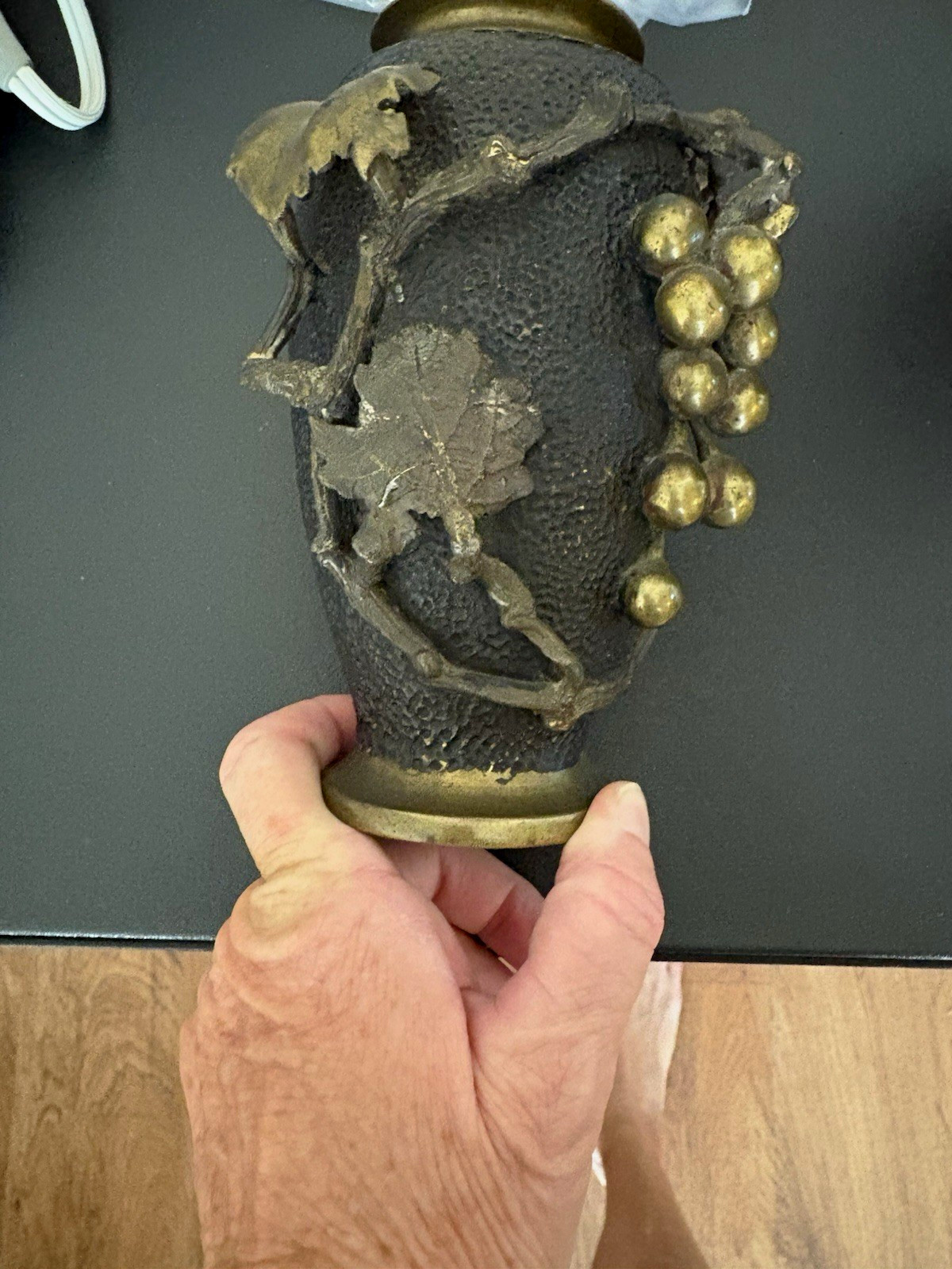Matching pair of authentic antique Japanese metal vases - Meiji period Matching pair of authentic antique Japanese metal vases - Meiji period
