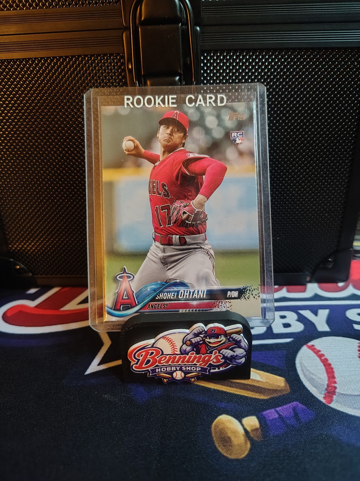 2018 Topps Update Series - Shohei Ohtani #US1 Pitching, Red Jersey (RC) 2018 Topps Update Series - Shohei Ohtani #US1 Pitching, Red Jersey (RC)