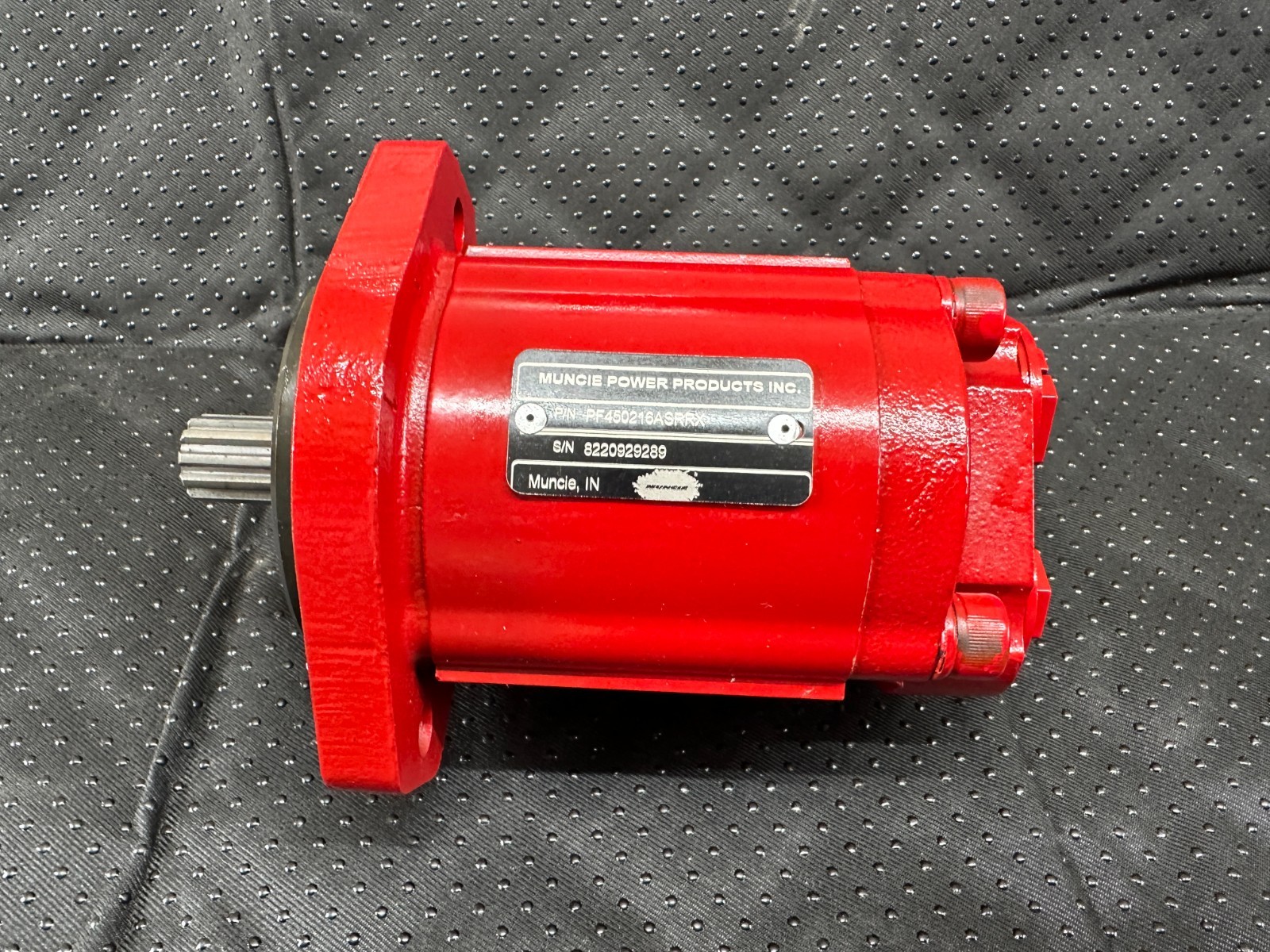 Muncie PF4-502-16ASRR - Gear Pump 11 spline - New in Box Muncie PF4-502-16ASRR - Gear Pump 11 spline - New in Box