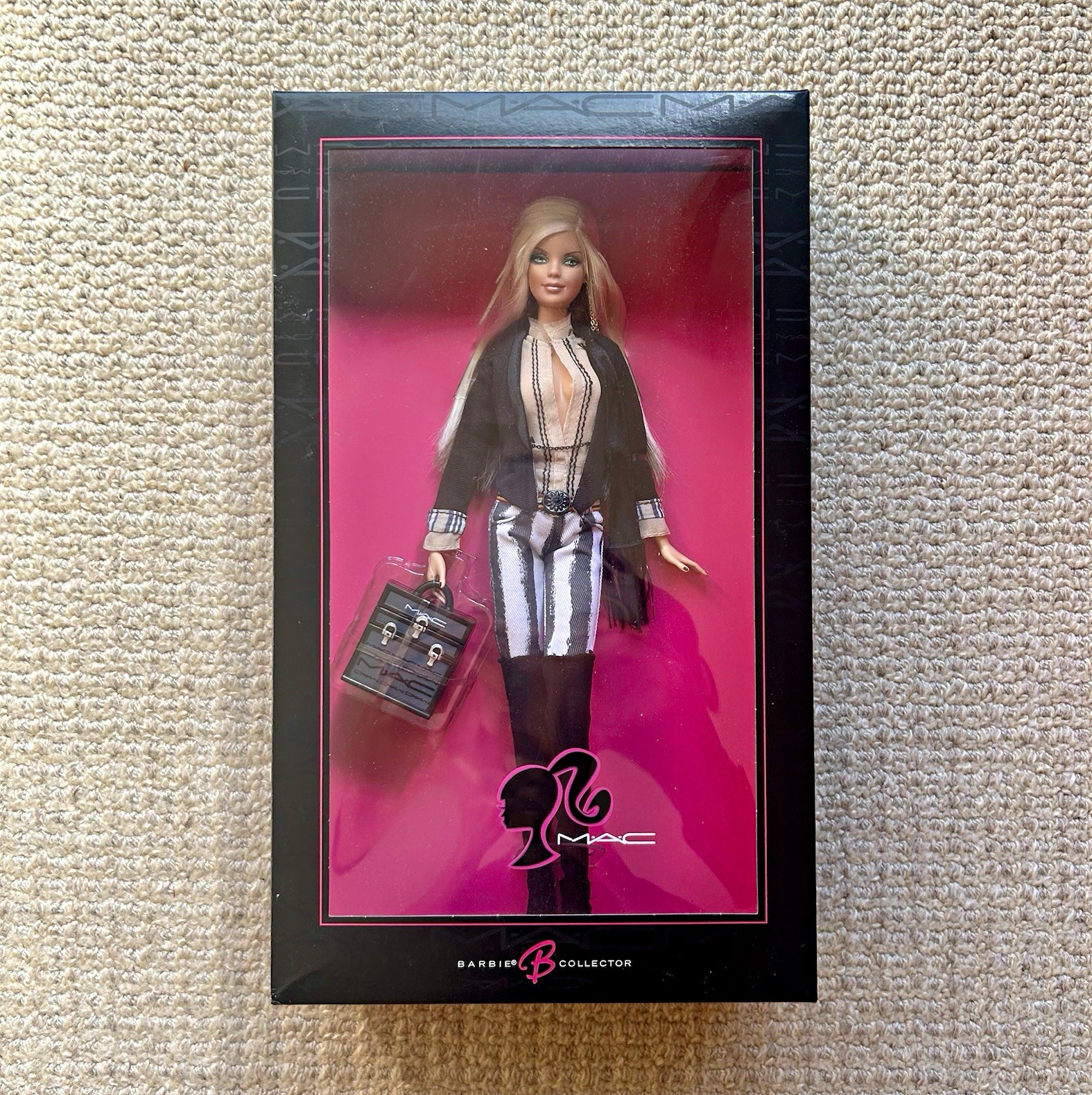 2007 Barbie Collector MAC Barbie Gold Label Doll Mattel NRFB 2007 Barbie Collector MAC Barbie Gold Label Doll Mattel NRFB
