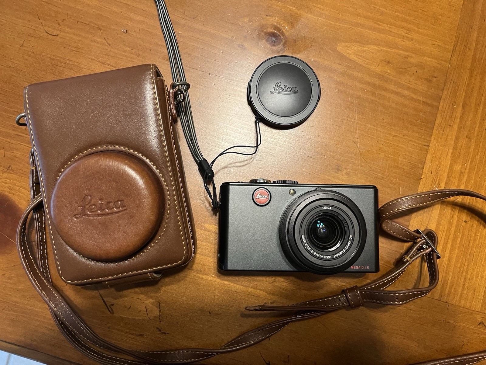 Leica D-LUX 3 10.0MP Digital Camera Black Tested Works Bundle OEM Case Battery Leica D-LUX 3 10.0MP Digital Camera Black Tested Works Bundle OEM Case Battery