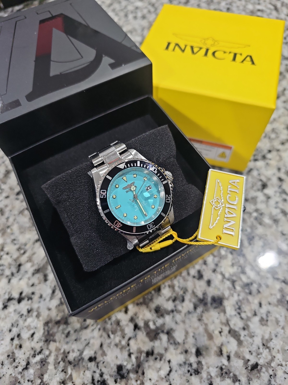 Retail 249.00 NEW SOLD OUT 🔥Pro Diver Coastpath Men\'s Watch - 40mm. Steel Retail 249.00 NEW SOLD OUT 🔥Pro Diver Coastpath Men\'s Watch - 40mm. Steel