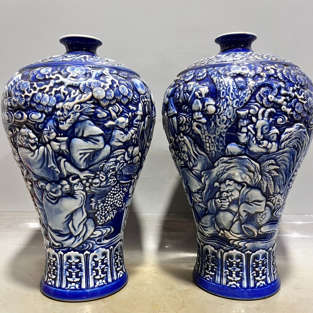 Ancient Chinese Qing Dynasty High-Relief Twelve Zodiac Animal Plum Vase