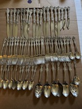 Oneida Michelangelo cube mark 70 Pc  Stainless Flatware Set picture