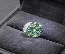 Huge 1.20 CT Oval Cut, Light Green Color VVS1 Clarity Diamond 6x8 MM Gemstone picture