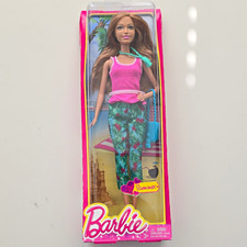 Mattel Barbie & Friends Barbie Fashion Doll Unopened w/ Outfit Acc BHY15 2010s picture
