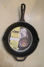 Lodge 10.25 inch Dolly Parton Have a Holly Dolly Christmas Cast Iron Skillet-NWT picture