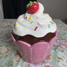 Vintage Pier 1 Imports Strawberry Cupcake Cookie Jar Hand Painted Ceramic EUC picture