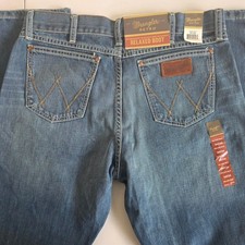 NWT Wrangler Retro Relaxed Bootcut Jeans Mens 34x34 Medium Wash picture
