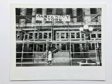 The Army-Navy Store on Alamo Street Vintage Press Photograph 1986 8x10 Texas picture