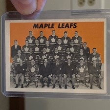 1965-66 TOPPS HOCKEY #123 TORONTO MAPLE LEAFS TEAM SP Hall of Famers  picture