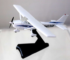 Cessna 172 Skyhawk 1:87 Scale 4 Seat 1955 PS5603-2 Daron Same Day Shipping picture