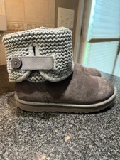 UGG Shaina Gray Suede Knit Cuff Button Ankle Boots Women's Size 8 picture