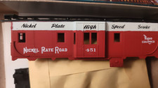 HO Scale  Athearn Nickle Plate Road Bay Window  caboose  451 picture