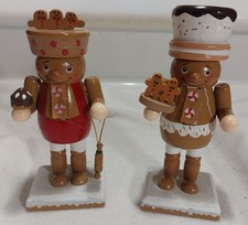 Wooden Gingerbread-themed Christmas Nutcracker Figures Baking picture