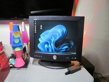 Beautiful Vintage Dell 20.1” Ultrasharp 2000FP 4:3 1600 x 1200 LCD Monitor FREES picture