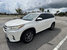 2019 Toyota Highlander SE picture