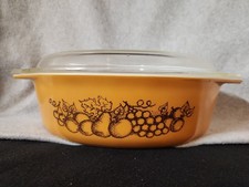 Pyrex 2.5 Quart Old Orchard Orange 045 Casserole Dish with Glass Lid Vintage picture