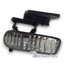 OEM new Chevrolet Silverado Tahoe Suburban Passenger front Fog Lamp 19433556 picture
