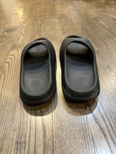 Brand new YZY ys-01 size 11 picture