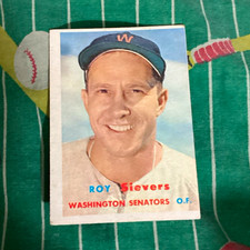 Topps 1957 Topps Roy Sievers #89 Baseball Card. Excellent front, poor back picture