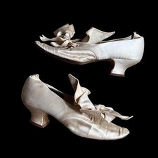 Antique Victorian goth ivory satin slippers By Alfred j cammeyer 1890s-1920s  picture