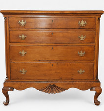 Antique Style Wood Chest of Drawers 4-Drawer Brass Hardware Carved Shell picture