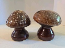 VTG Hull USA Salt & Pepper Shaker Pottery Brown Drip Glaze Mushroom MCM Ceramic  picture