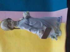 Lladro Collectors Society 1988 School Days Girl w Flowers & Suitcase #7604 Spain picture