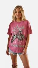 KELSEA BALLERINI UNISEX L PINK GRAPHIC COWBOY MERCH SHORT SLEEVE TEE NWT picture
