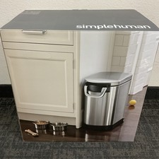Simplehuman Medium Pet Food Storage Container, Holds 28 lb / 11-13 kg picture