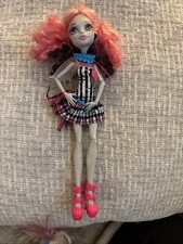 Monster High Rochelle Goyle Freak Du Chic Circus Doll Near Complete picture