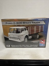 AMT ERTL Ford C-600 Stake Truck 1/25 Scale Plastic Model Kit 38165, New Sealed picture