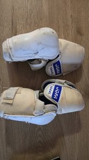 Eric Lindros Philadelphia Flyers Game Used Game Worn Elbow Pads RARE  picture
